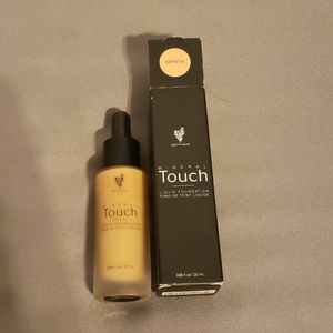 Younique Liquid Foundation - Taffeta